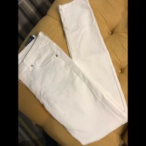 White Skinny Jeans by Dividend